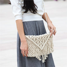 Load image into Gallery viewer, Tassel straw bag large clamshell cotton hand-woven casual female beach bag Knitted Messenger Bags
