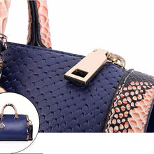 Load image into Gallery viewer, Luxury Handbags Women Bags Designer Crossbody Bags For Women Shoulder Bag Crocodile Leather Purse Snake Skin Print Bag Stripe
