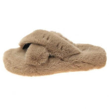 Load image into Gallery viewer, Summer Fluffy Raccoon Fur Slippers Shoes Women Real Fox Fur Flip Flop Flat Furry Fur Slides Outdoor Sandals Woman Amazing Shoes
