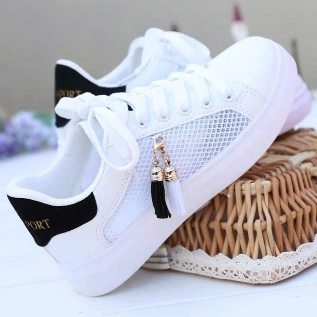 Mesh white shoes ladies fashion breathable shoes students Korean casual shoes sports shoes flat shoes womens shoes